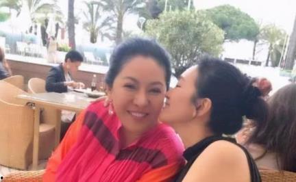 母女吃瓜事件真相,揭开真相背后的惊人内幕